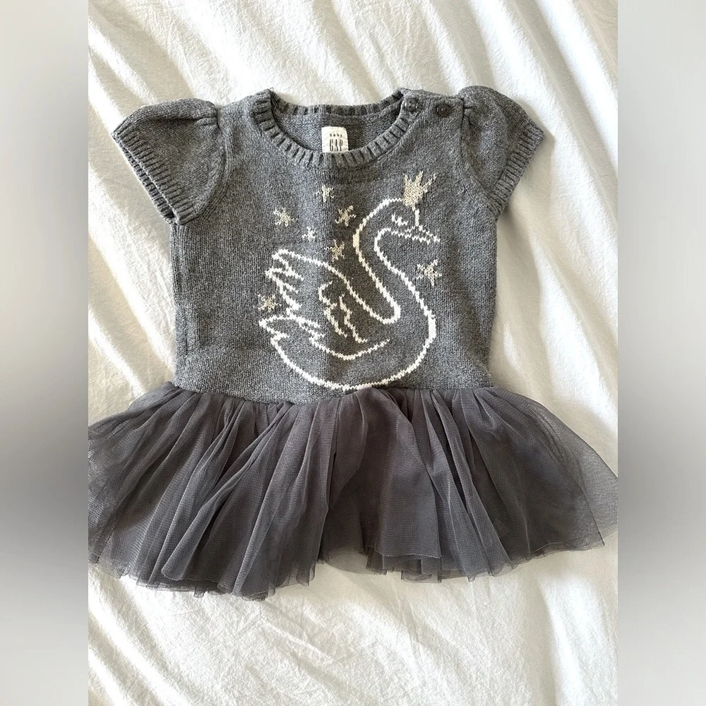 GAP Gray Tulle Swan Dress with Cream Swan Motif